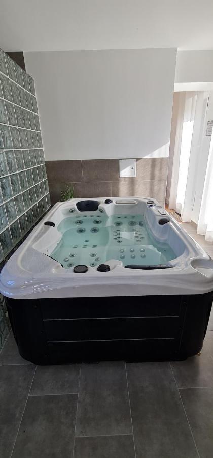 Le Pigeonnier Spa Du Panty Gite Rural De Charme Saint-Tricat Kültér fotó